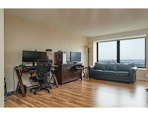Building Photo - 85 E India Row