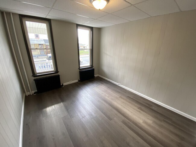 Foto del edificio - 619 Jessop Pl