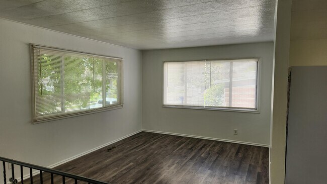Building Photo - 1815 New York Dr