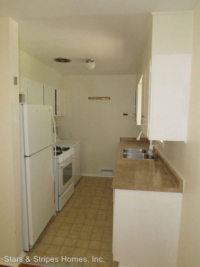 Building Photo - 4 br, 2 bath House - 1170 S Fairfax Street