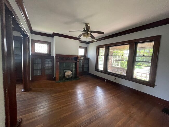 Living room - 2654 E 130th St