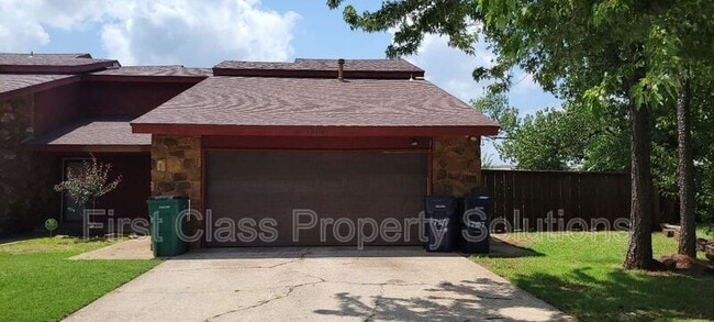 Photo - 7407 Kings Manor Ct House