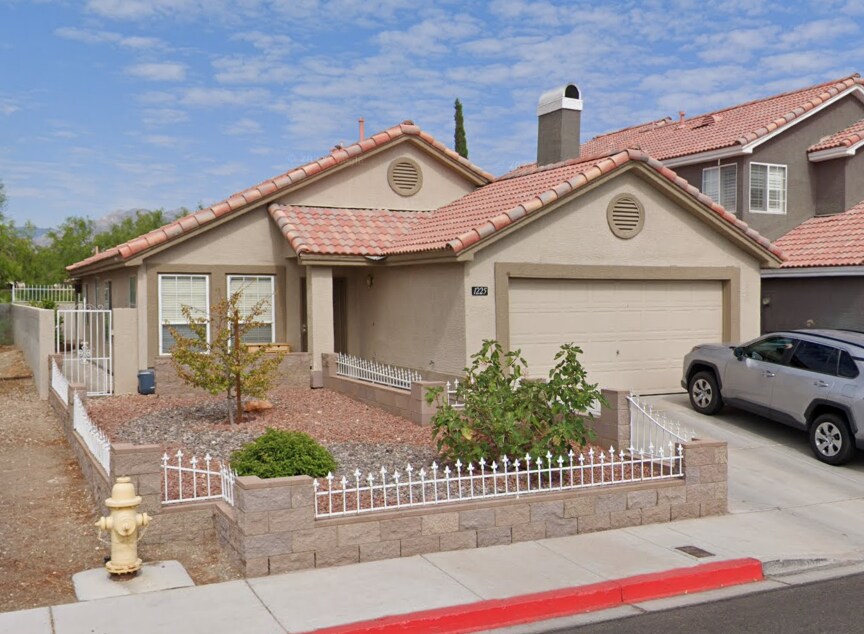 Overall House - 1225 Olvera Way
