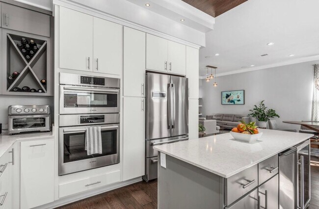 Foto del edificio - Stunning Smart Home in Gated Destin Commun...