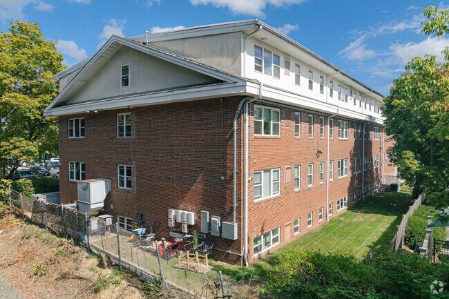 Fotografía del edificio - Chestnut Hollow Apartments