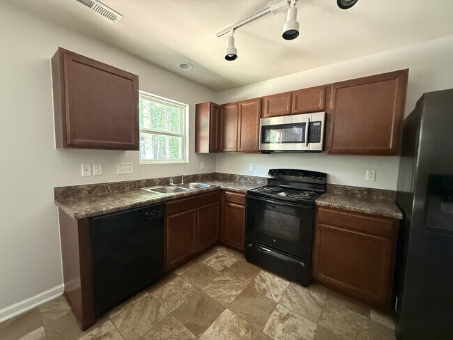 Building Photo - 408 Polly Dr