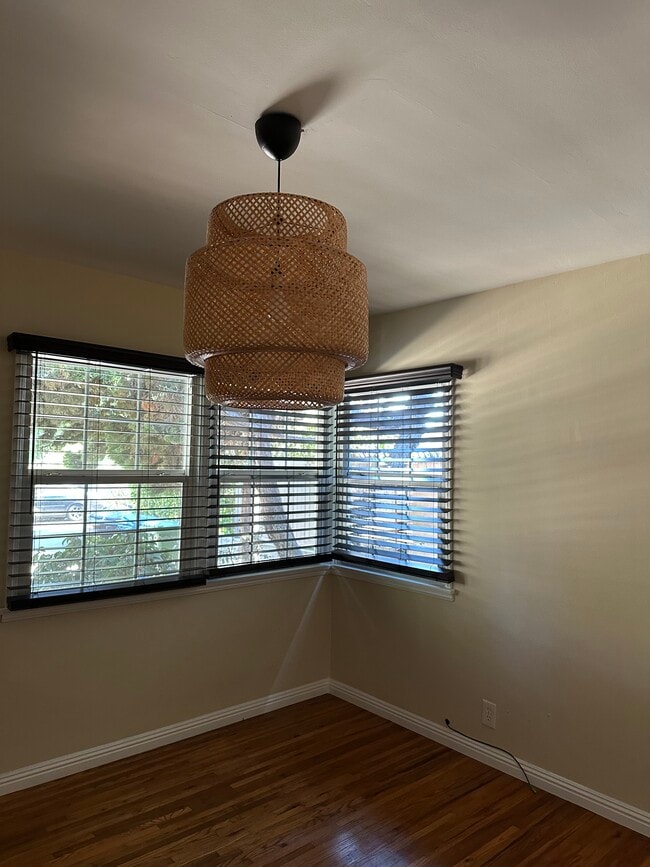 Foto del edificio - 2133 Glyndon Ave