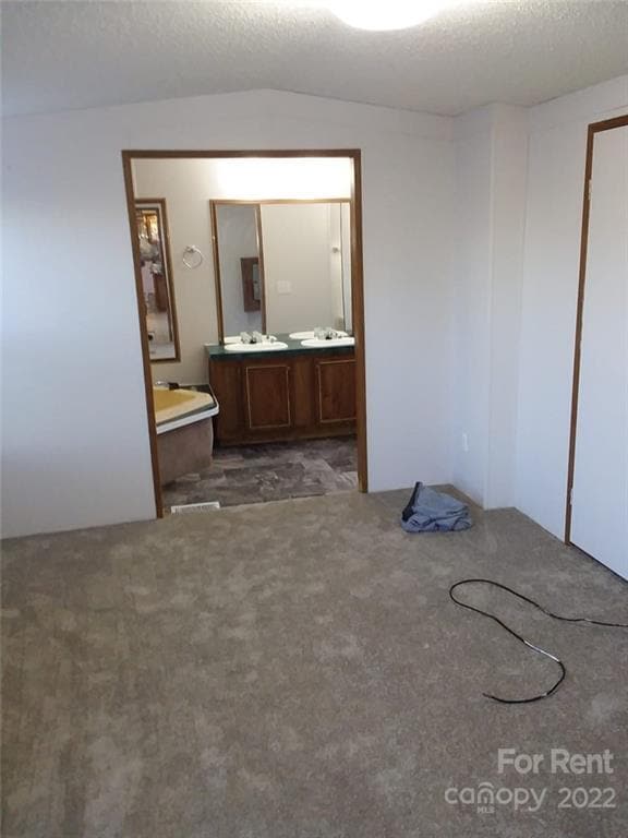 Building Photo - 215 Four Lakes Dr