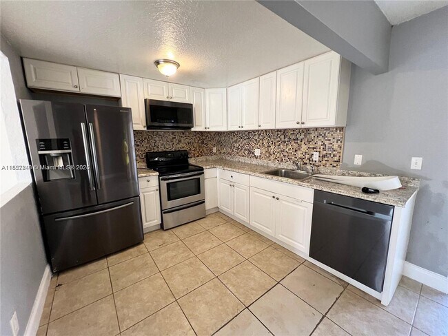 Foto del edificio - 5959 NW 28th St