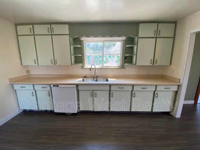 Photo du bâtiment - 4221 Spiers Rd