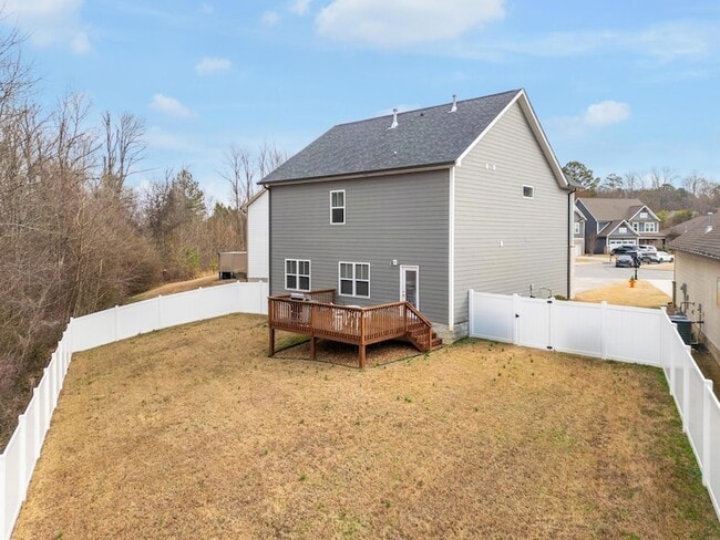 Foto del edificio - 1741 Timber Creek Rd NE