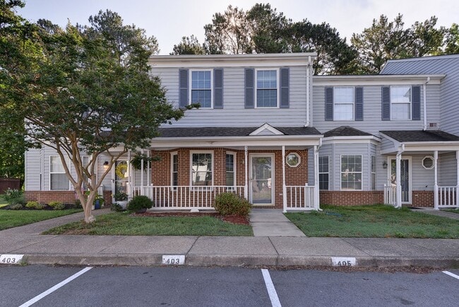 Building Photo - Convenient Coventry Townhome