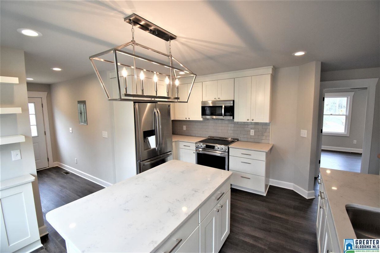 Foto principal - 2400 Jacobs Rd