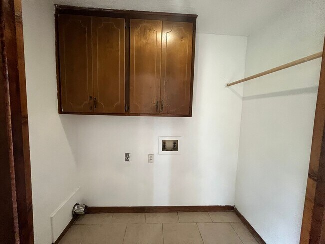 Foto del edificio - 3438 Ashurst Dr