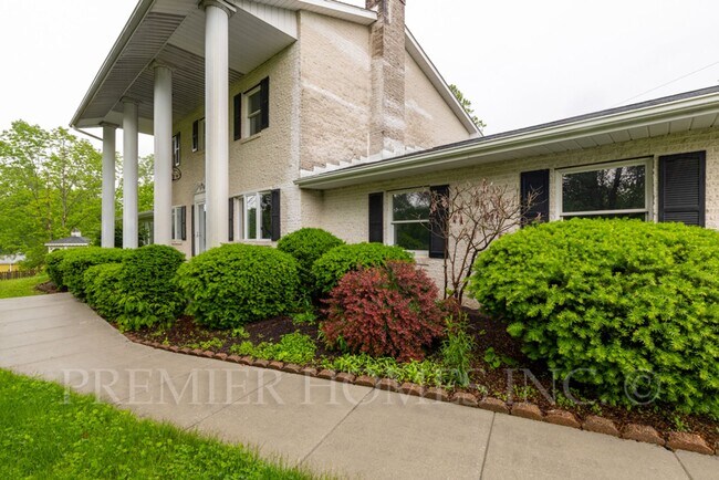 Building Photo - Beautiful 3-Bedroom 2-Bath Home