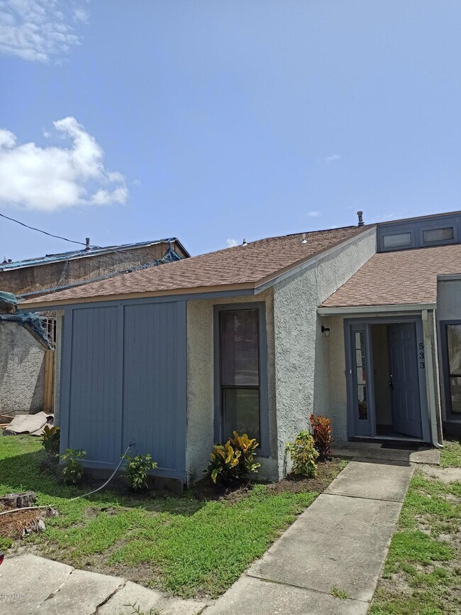 Building Photo - 533 S Hwy 22 A