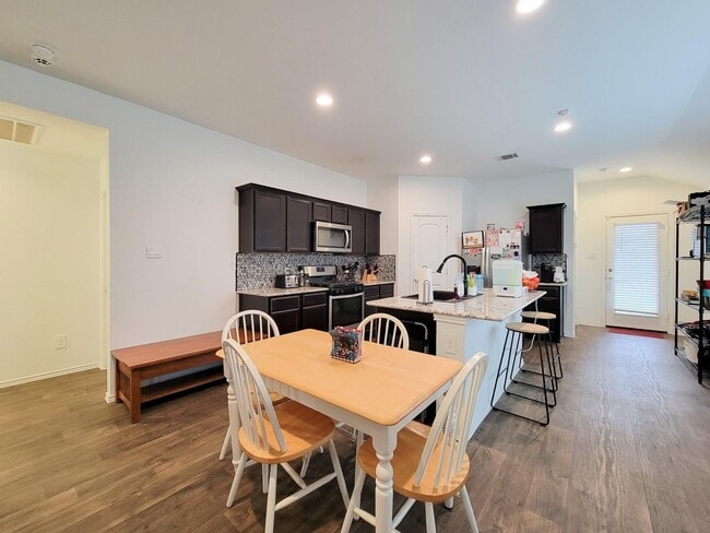 Foto del edificio - 14741 Hazel Br Dr