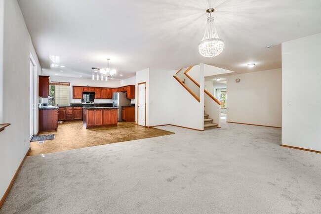 Building Photo - Spacious 5-Bed Bethany Home with Solar, A/C & Private Wooded Setting — Available Now!