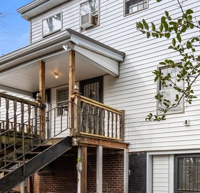 Foto del edificio - 3502 Lansing Ave