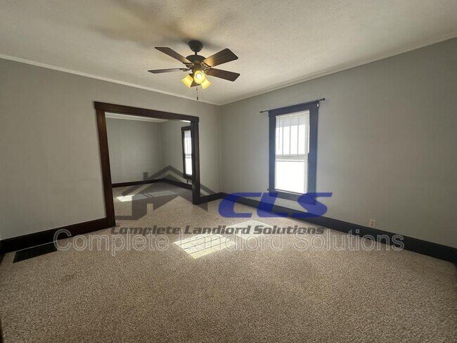 Building Photo - 1526 Woodley Ave