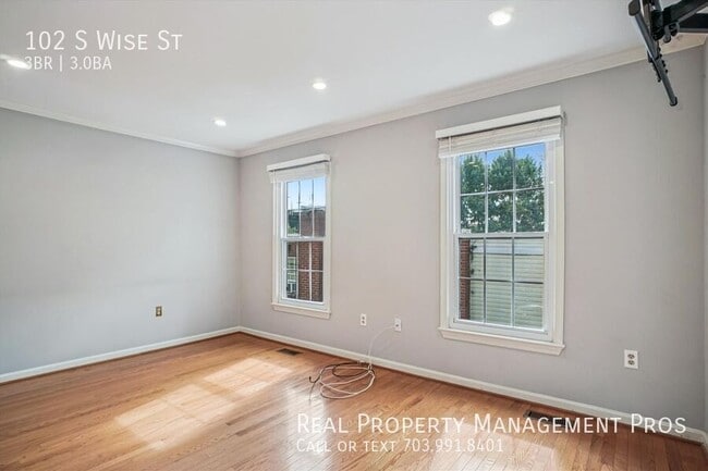 Photo - 102 S Wise St Townhome
