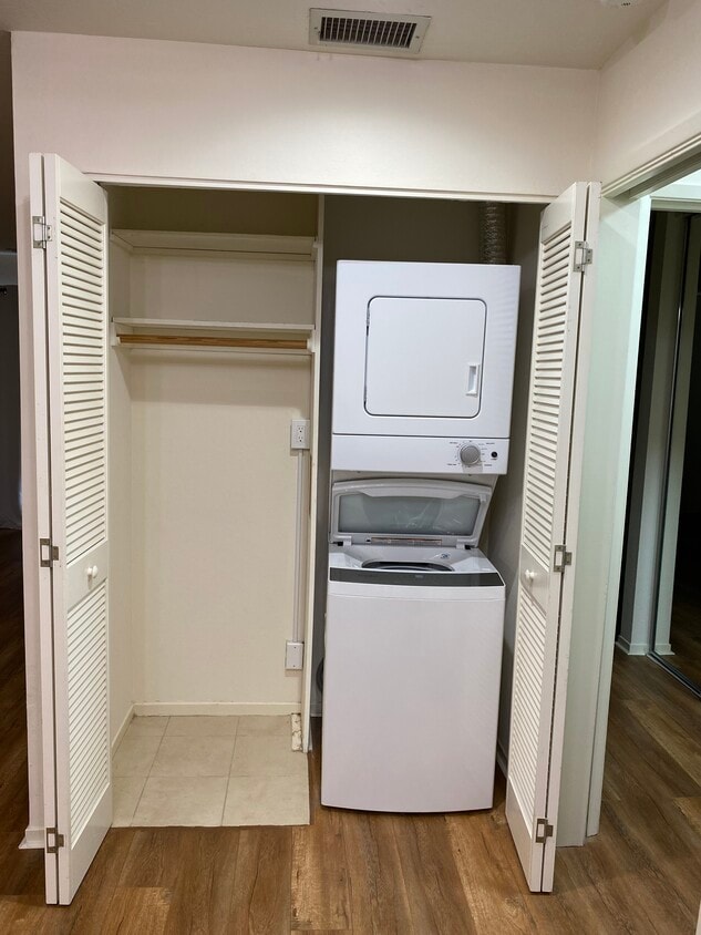Foto principal - 300 Murchison Dr