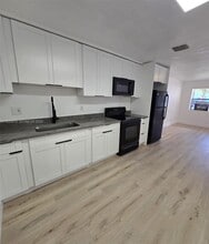 Building Photo - 1905 SW 11th St