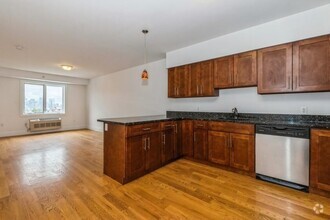 Building Photo - 125 43rd St