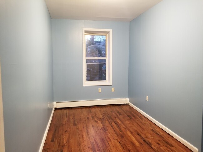 Foto del edificio - 538 Thatford Ave