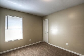 Building Photo - 10610 Pine Landing Dr