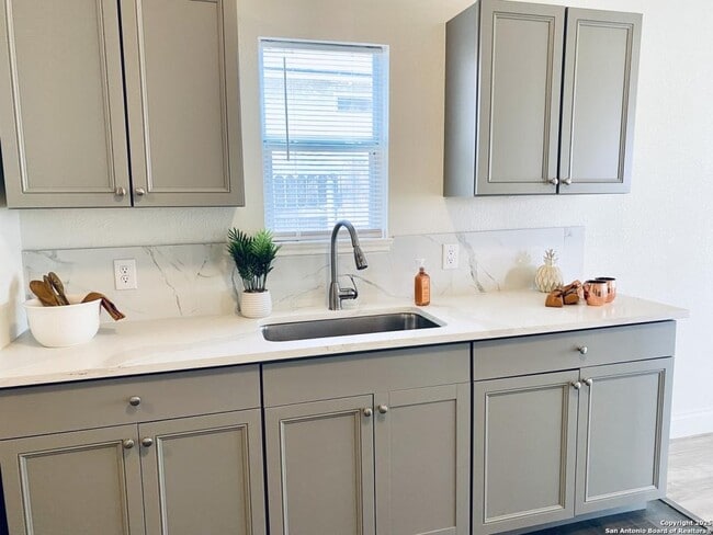 Building Photo - 2254 I-35