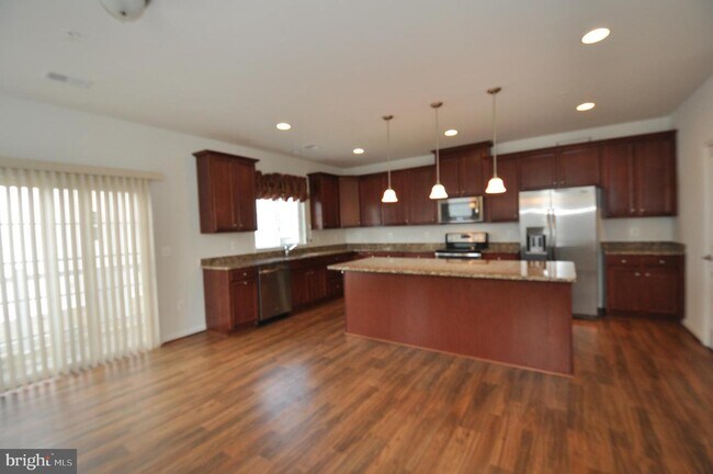 Building Photo - 14797 Mason Creek Cir