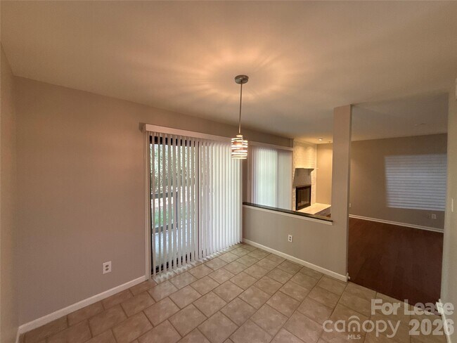 Foto del edificio - 11002 Harrowfield Rd