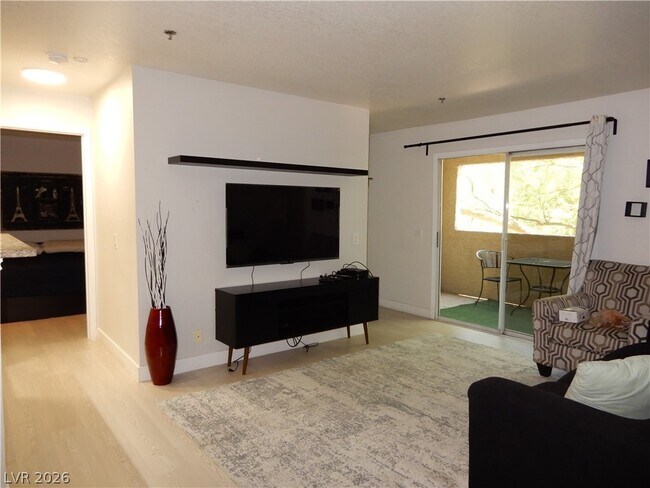 Foto del edificio - 4200 S Valley View Blvd