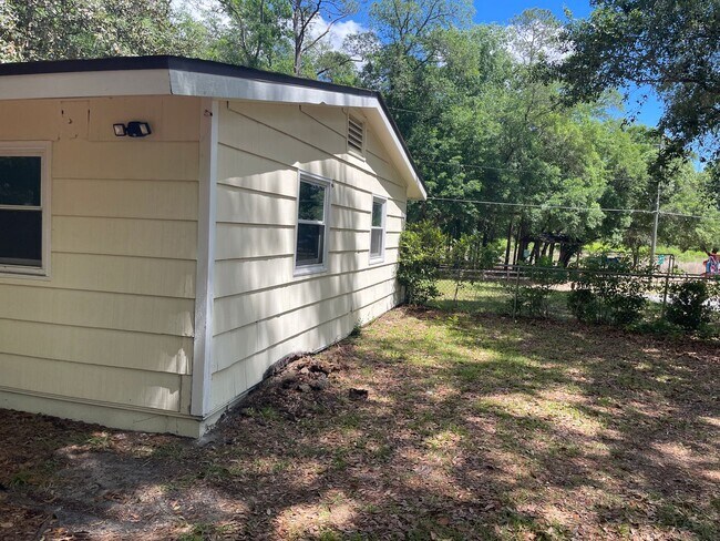 Foto del edificio - 3612 Shoreline Dr