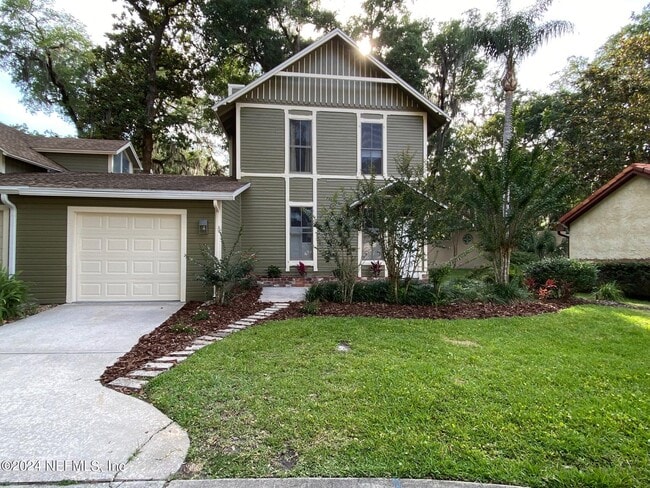 Building Photo - 2068 WINTERBOURNE W St