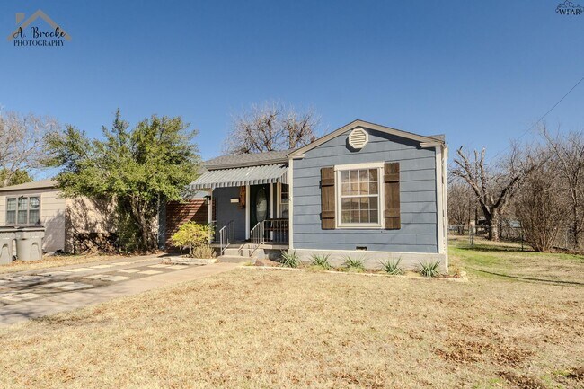Foto del edificio - 3121 Sherwood Ln