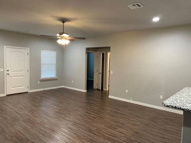 Building Photo - 3424 Lazy Ln