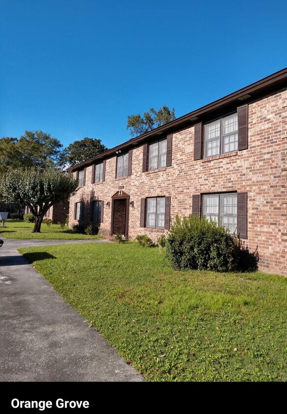 Quiet, quaint, residential neighborhood - 1736 River Front Dr