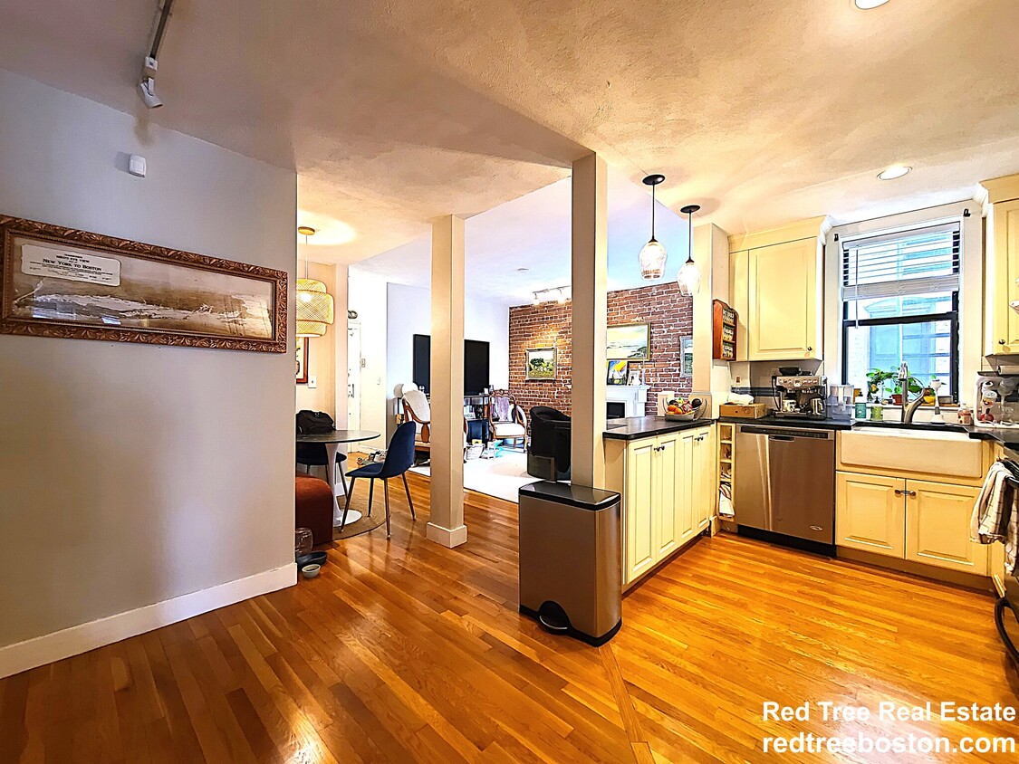 Foto principal - 1038 Beacon St