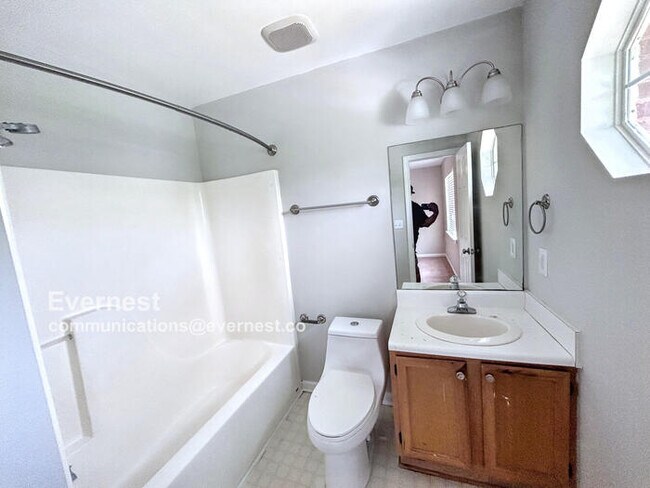 Foto del edificio - 340 Rocky Ridge Cir