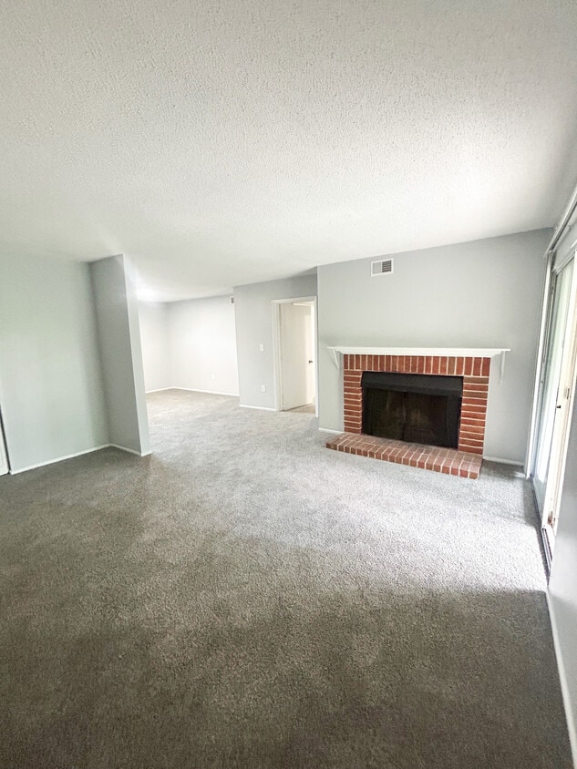Primary Photo - 601 Riverhill Cir