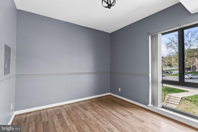 Foto del edificio - 6087 Majors Ln