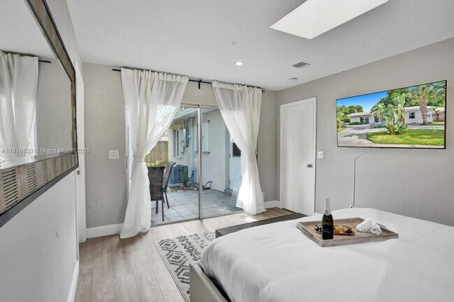 Foto del edificio - 1573 NE 30th Ct