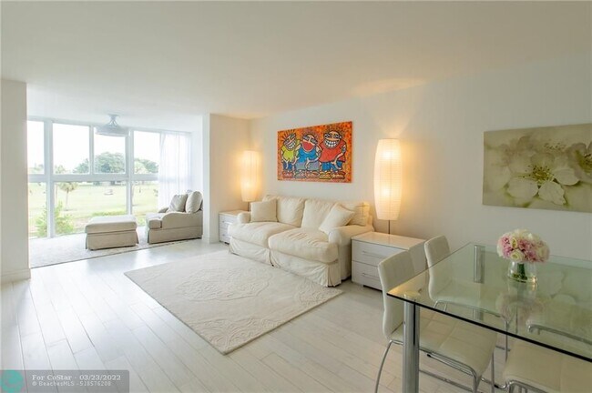 Foto del edificio - 7624 NW 18th St