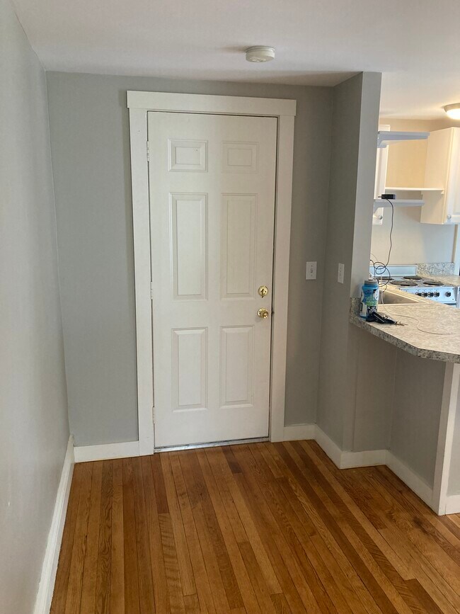 Entrada privada desde el vestíbulo del rellano - 56 Rumford St