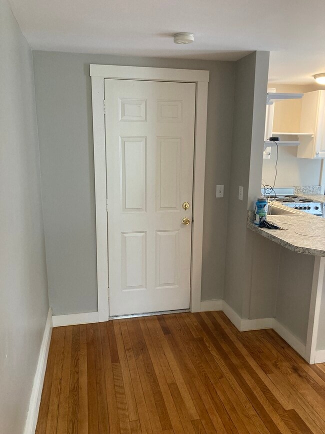 Private entry off landing foyer - 56 Rumford St