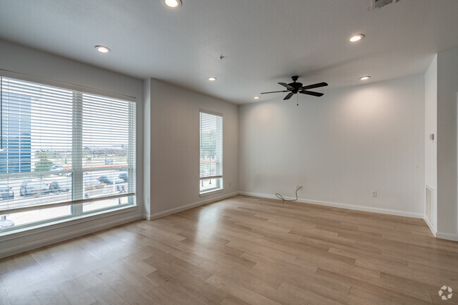 1BR, 1BA - 800SF - Living Room - 101 Elm