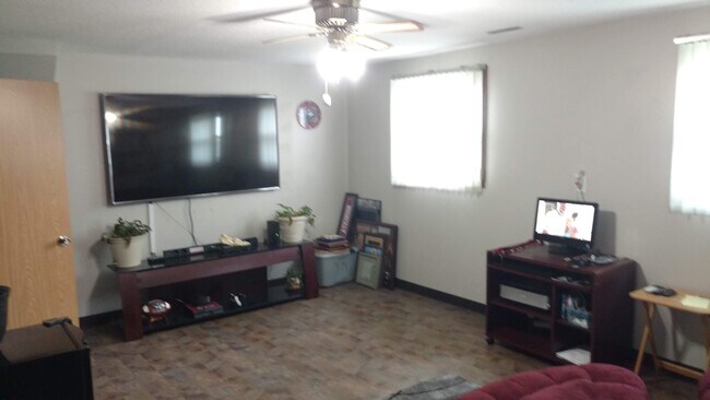 Foto del edificio - 5101 Highway S74 S
