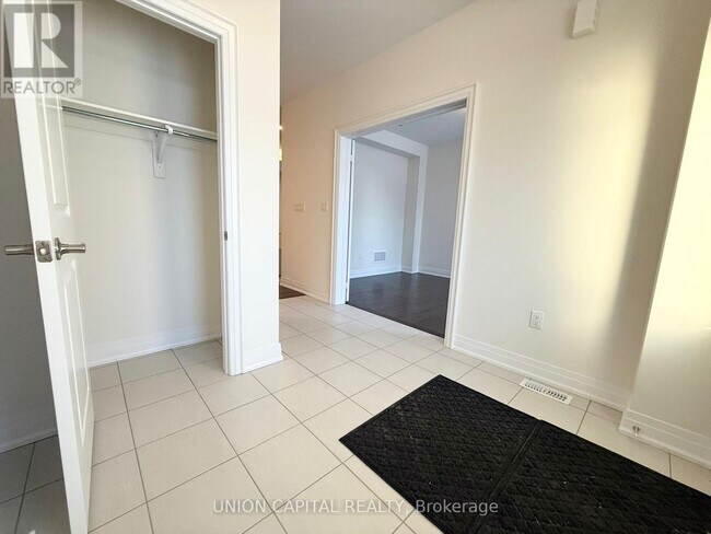 Photo du bâtiment - 40 Mindanao Ave